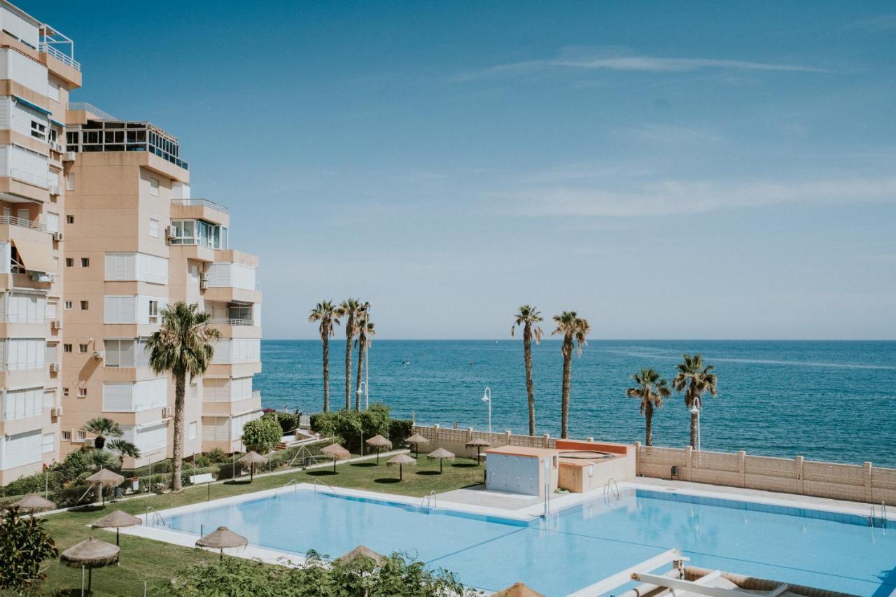 Apto Primera Linea De Playa Malaga Exterior photo